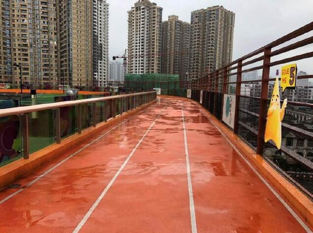 1665387536196804.jpg 楼顶篮球场