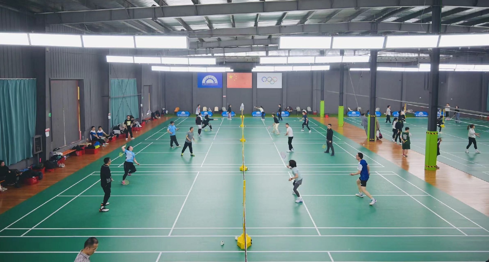 羽毛球俱乐部